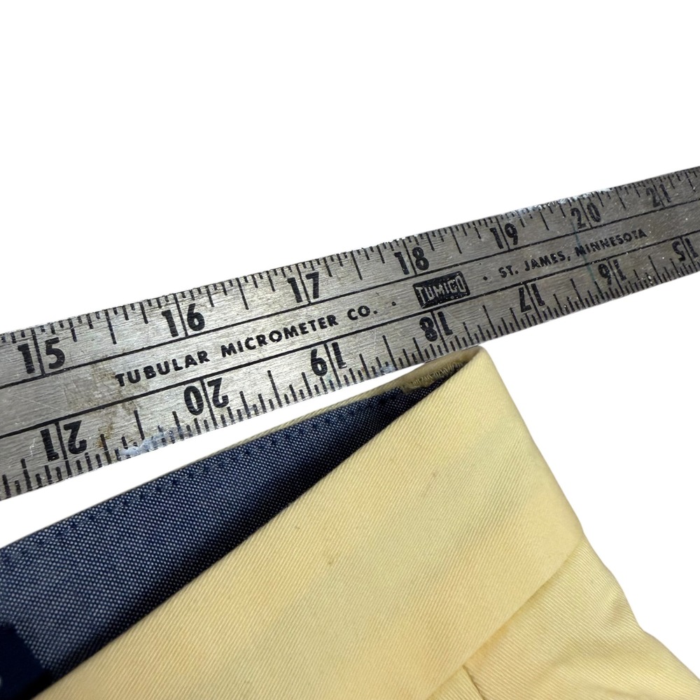 Vineyard Vines Mens Breaker Shorts Yellow Chino Cotton Stretch Size 35 Golf Prep - Picture 3 of 8